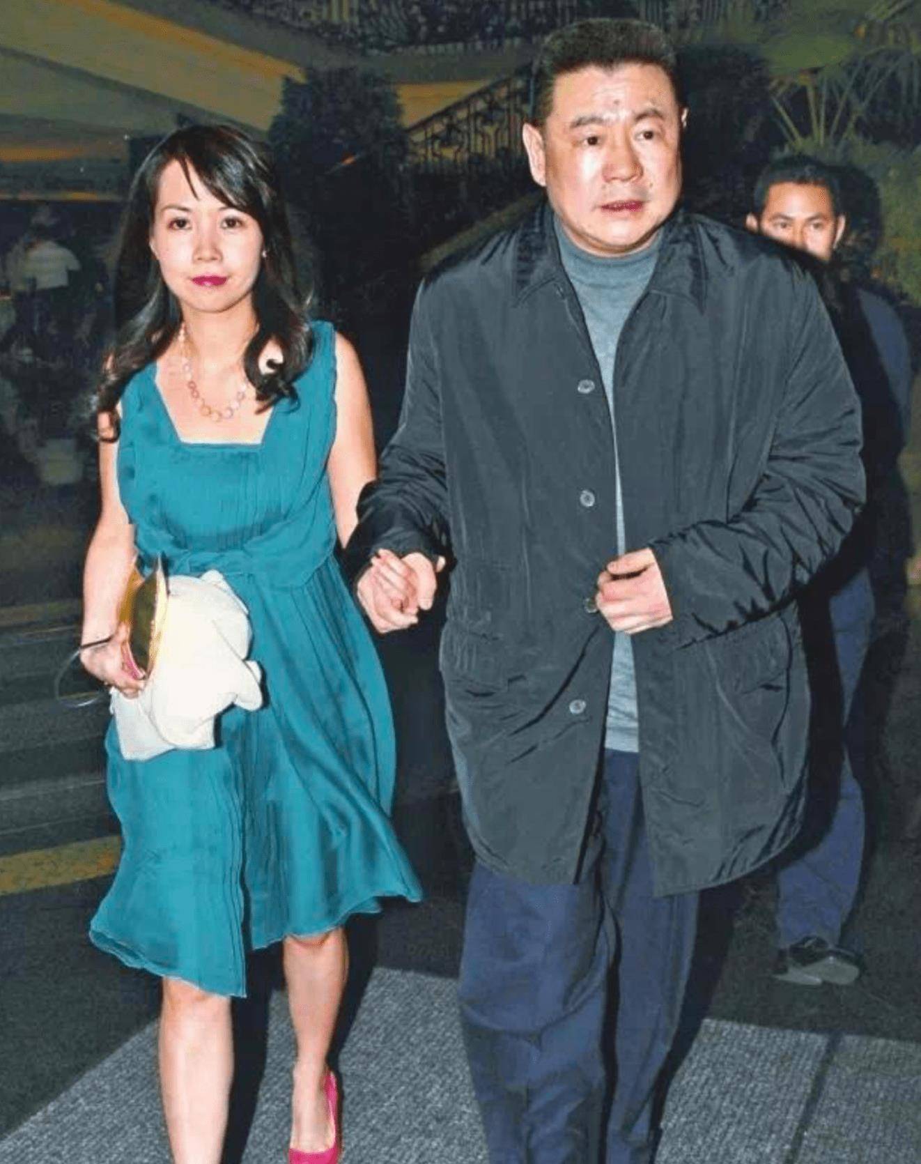 张松桥现身富豪餐厅聚会,亲自张罗已成熟客,刘銮雄亦是餐厅常客_香港