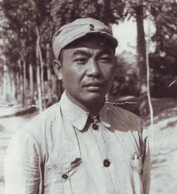 终于在刘黑七撤退前赶到了刘黑七的最后据点——柱子山