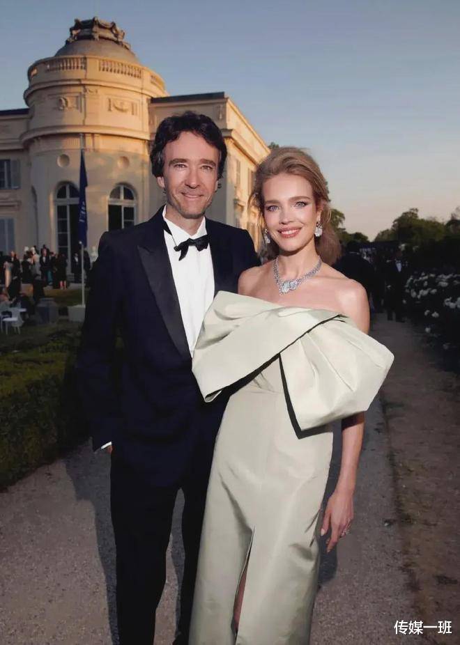 弗雷德里克_女明星_集团