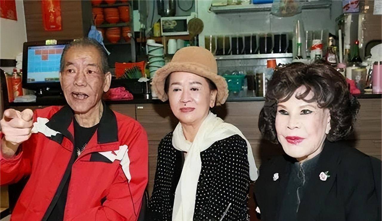 她穿30年塑身衣不离身,丈夫遗嘱 财产只给1元钱_邓永祥_洪金梅_男人