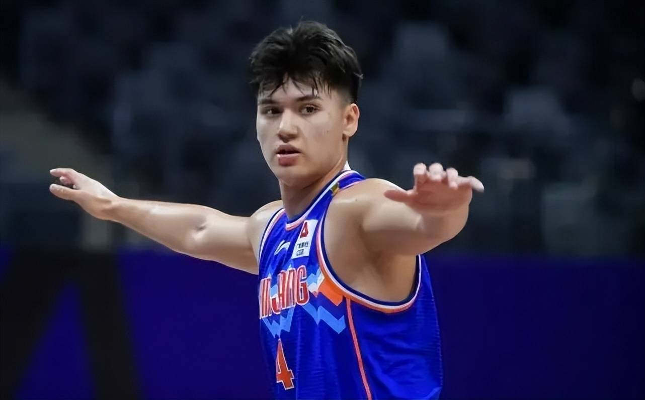 伊力福拉提:具备果敢精神和领袖气质,未来新疆男篮核心_莫合坦_事业