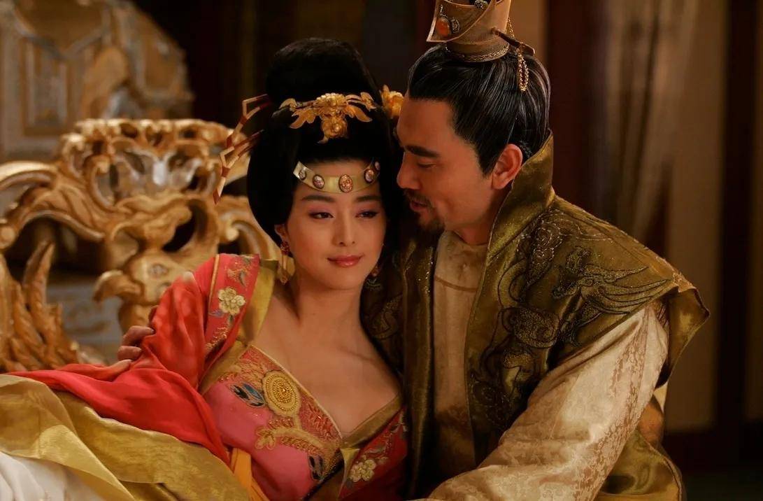 杨贵妃睡觉时有个坏习惯,常人难以忍受,而唐玄宗却离不开