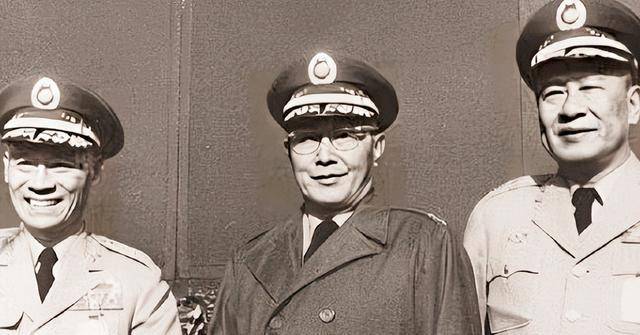李克农拜访韩练成,看到他夫人汪萍笑道:没想到七嫂真是深藏不露 - 史海钩沉