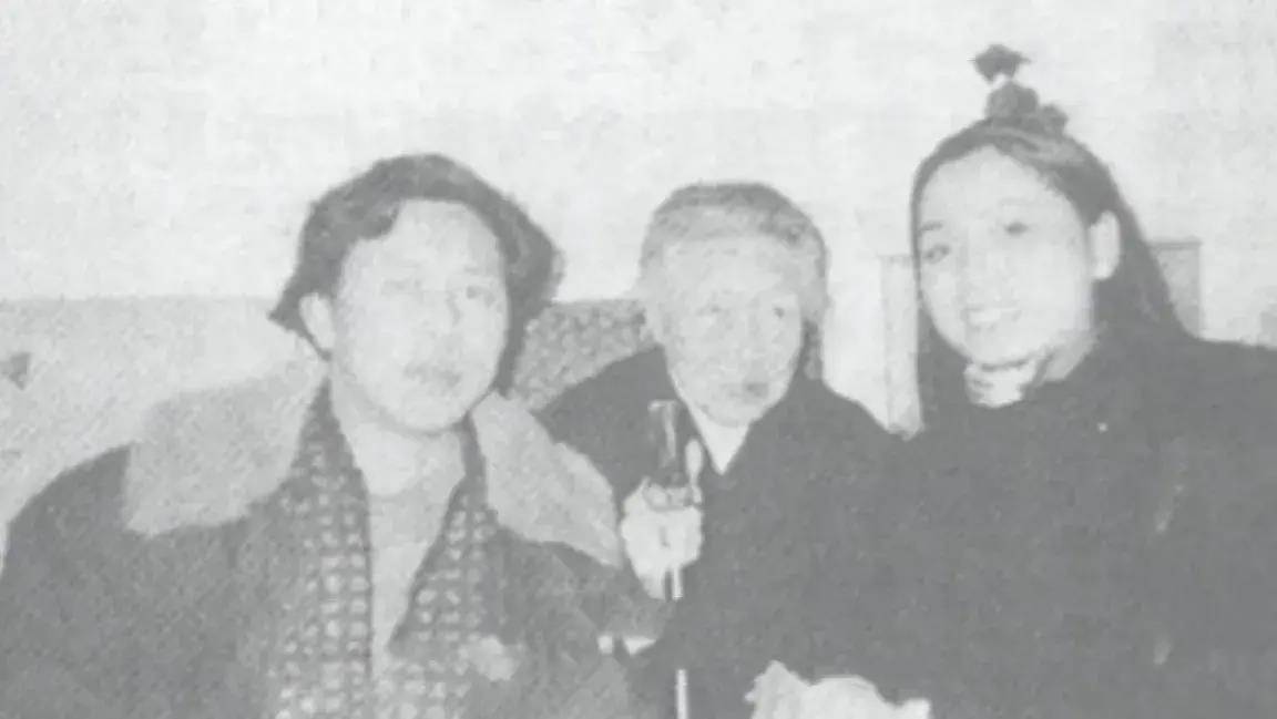 王秀珠一辈子没有孩子,很多东西都是她妹妹王佩娥的孩子赵亮替她保管