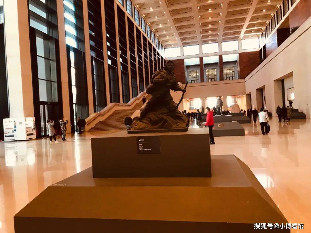 中国国家博物馆(national museum of china)简称国博,位于北京市中心