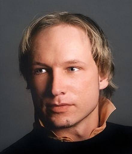 一位名叫安德斯·贝林·布雷维克的年轻小伙,漫不经心地走进了挪威的