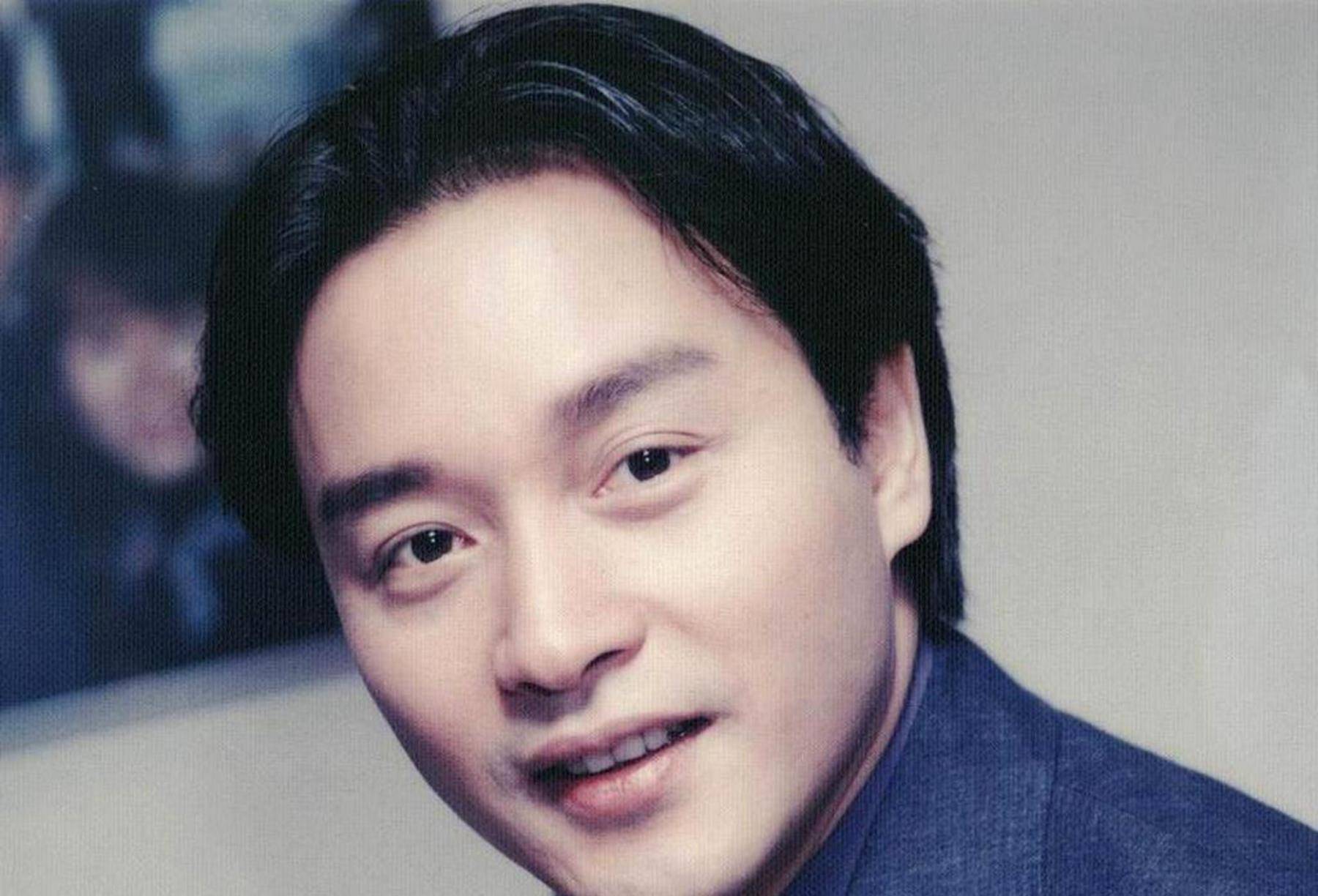 公交车司机撞脸张国荣,真是一模一样_人们_哥哥_照片