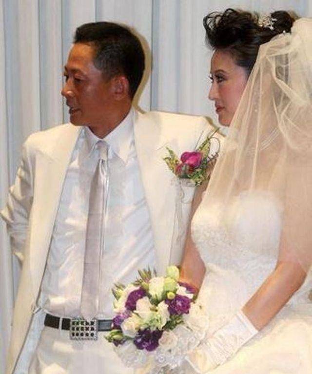 前半生浪荡情场,42岁娶到玛莎女总裁_家庭_母亲_林芳兵