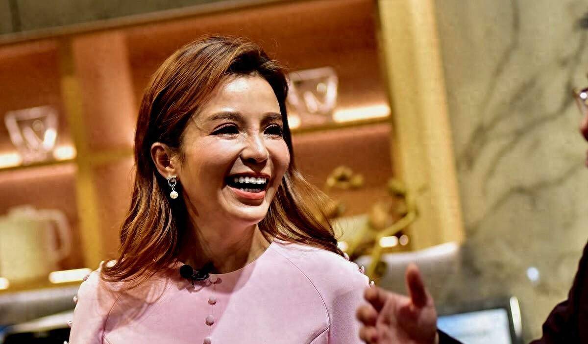 痛心央视主持朱迅暂别舞台,抗癌13年后,却遭遇挚爱男人离世_故事_生命