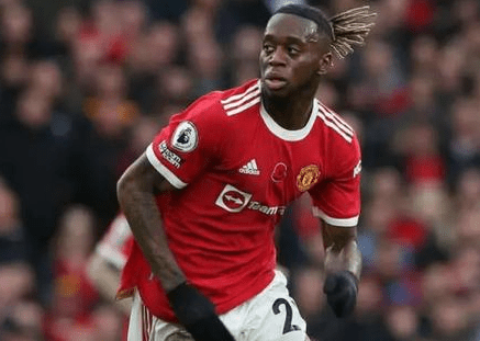 万-比萨卡一直以来都是英超联赛中最出色的右后卫之一_防守_球员_成功