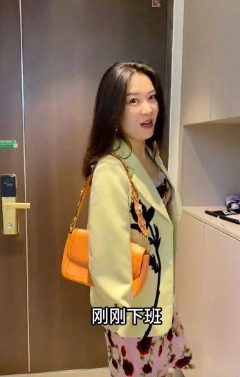 坚持用脚化妆卸妆,评论区充满嘲笑,网友素质待提高_生活_雷庆瑶_故事