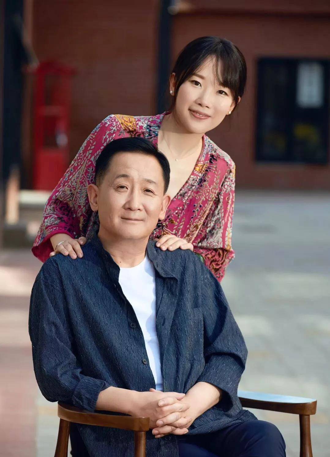 62岁梁天:离过一次婚,对女儿有愧疚,前妻后妻的孩子都是宝_父母_大哥