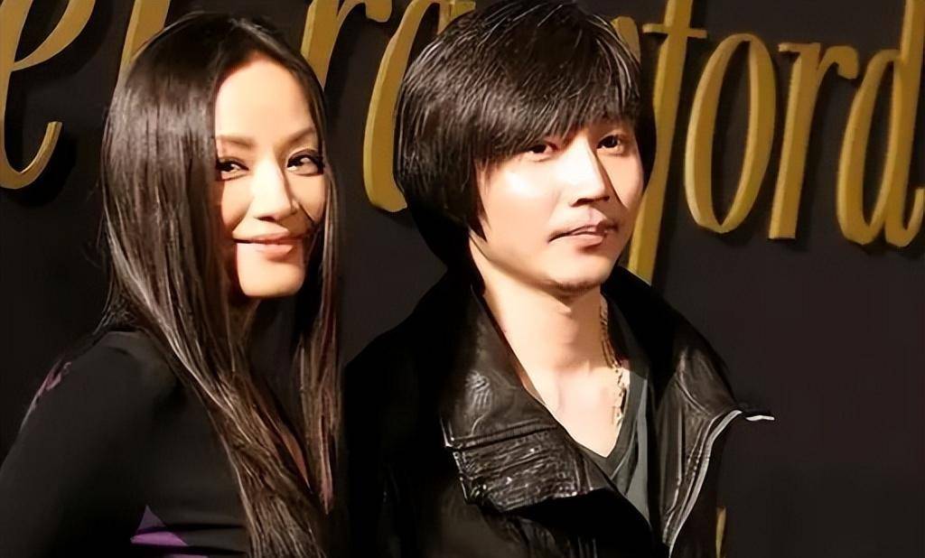 与张亚东在一起11年后,瞿颖迫不及待结婚,最终分手,在娱乐圈"隐身".