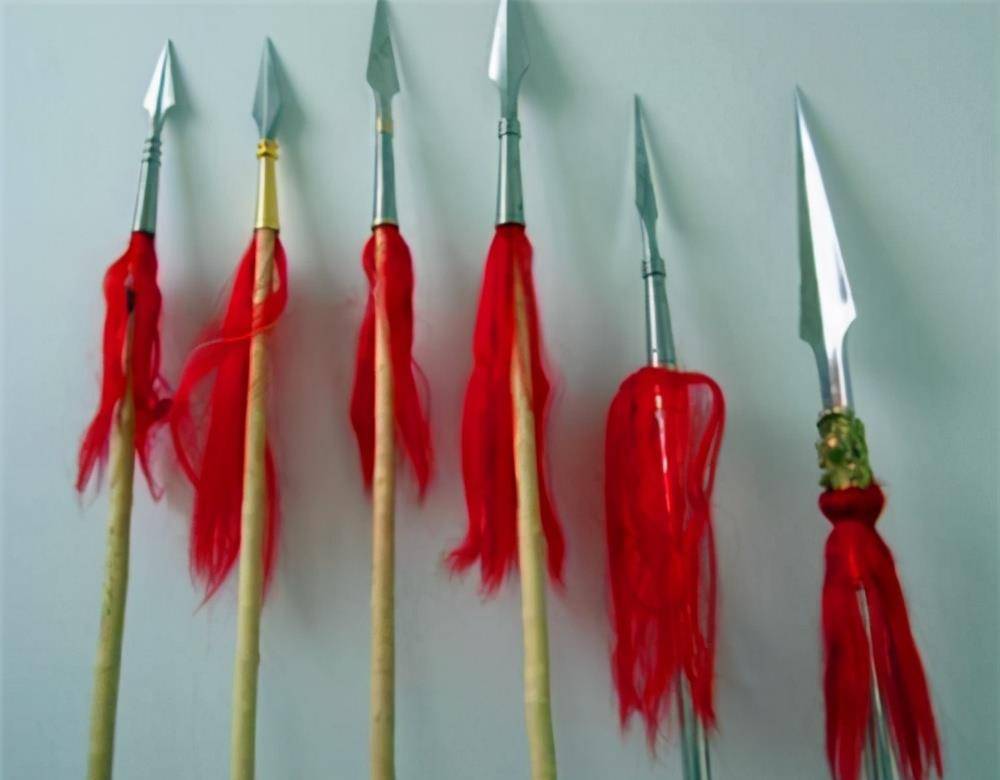 古代将军的长枪用什么做的?