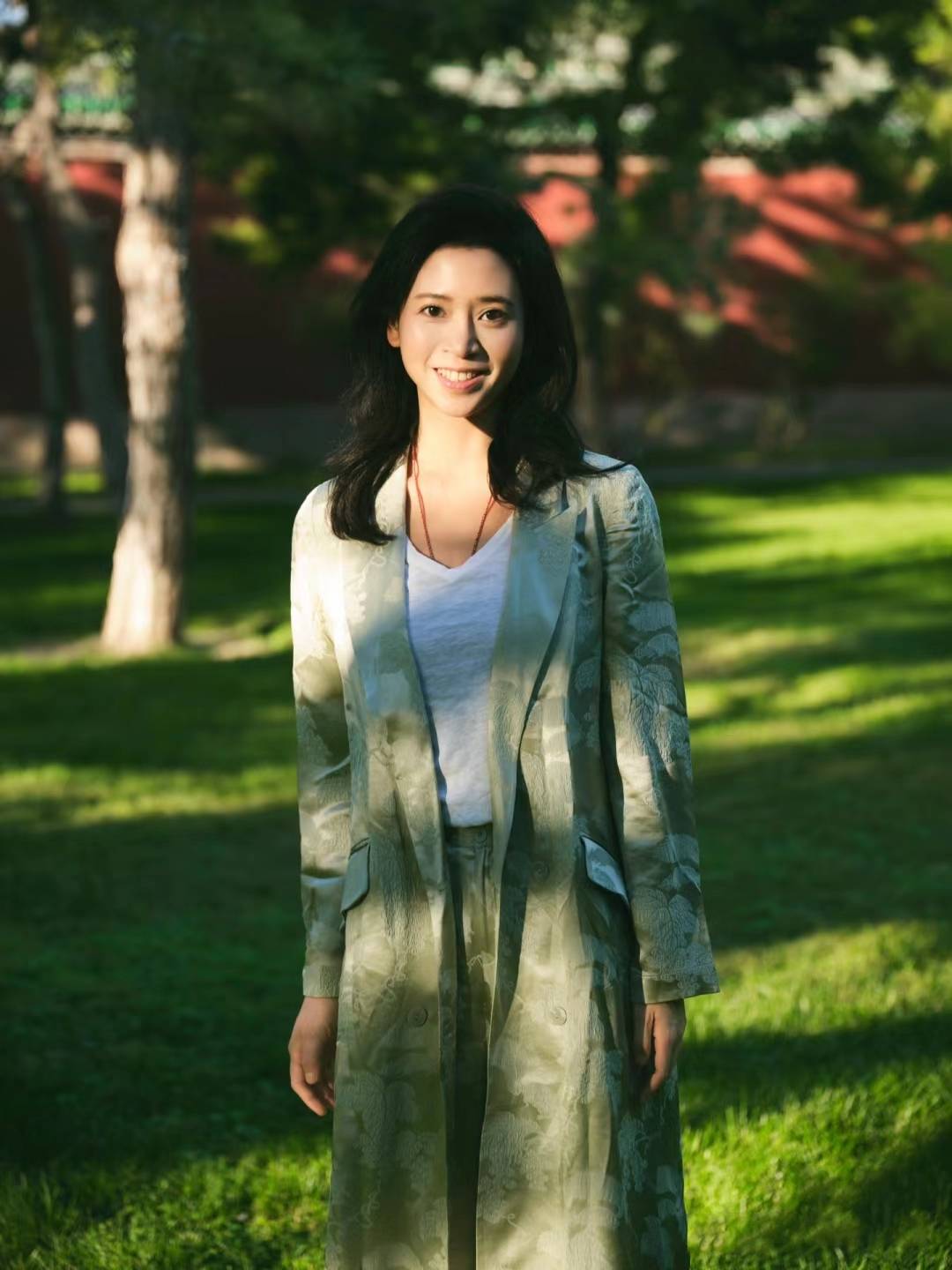 名媛罗宝文与大明星同框,颜值不输舒淇,刘德华留胡子超抢镜_香港_太子