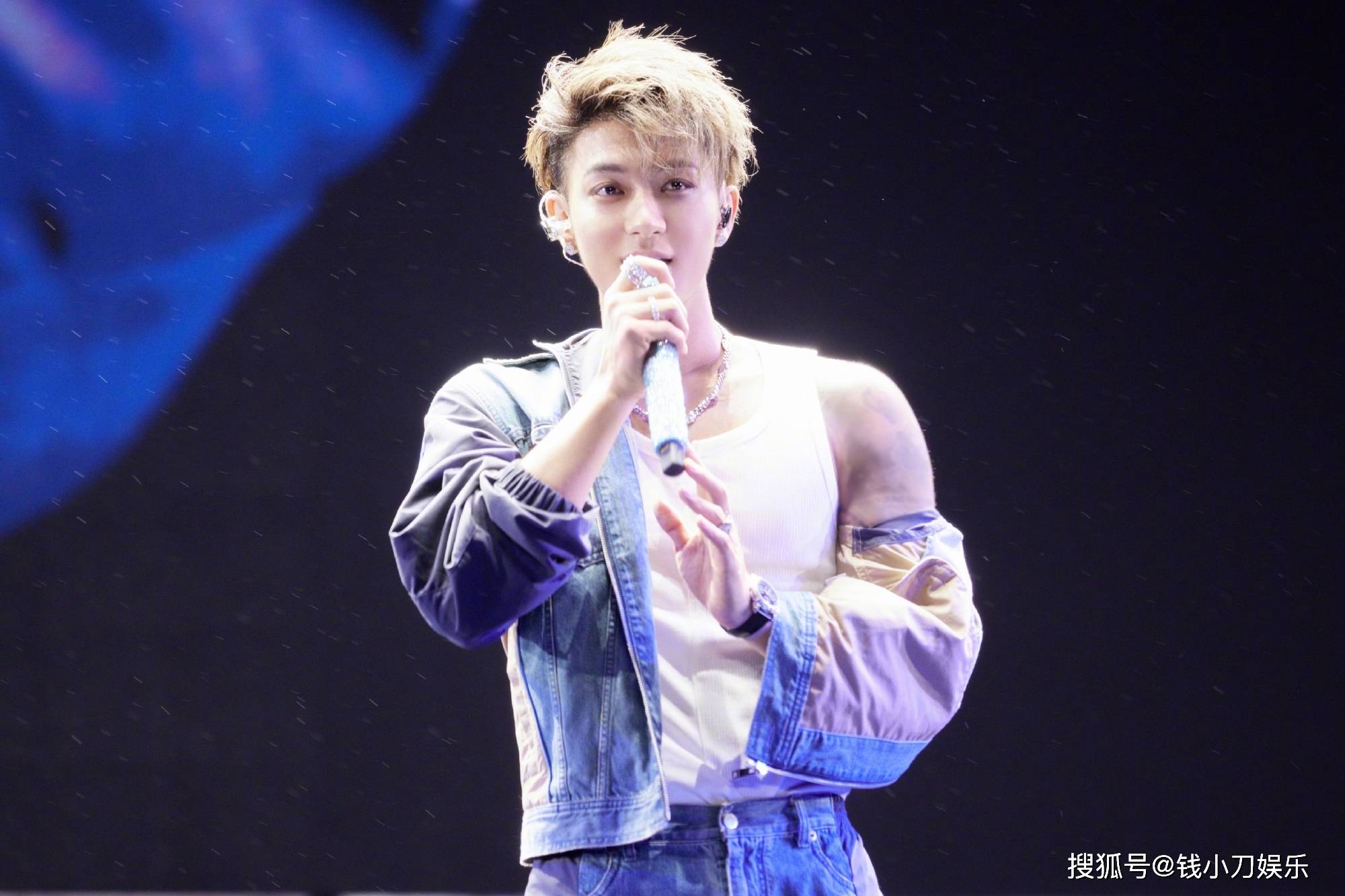 黄子韬演唱会降价仍滞销,生病被群嘲,粉丝自嘲是大冤种_门票_声明