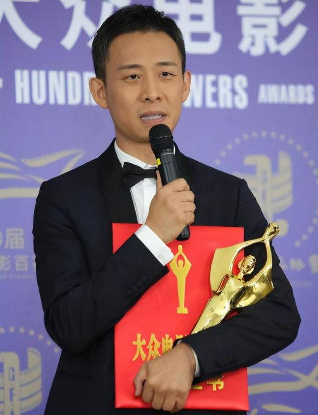 张译拒签《狂飙》实体书被骂上热搜,殊不知,不签才是君子做派_签名