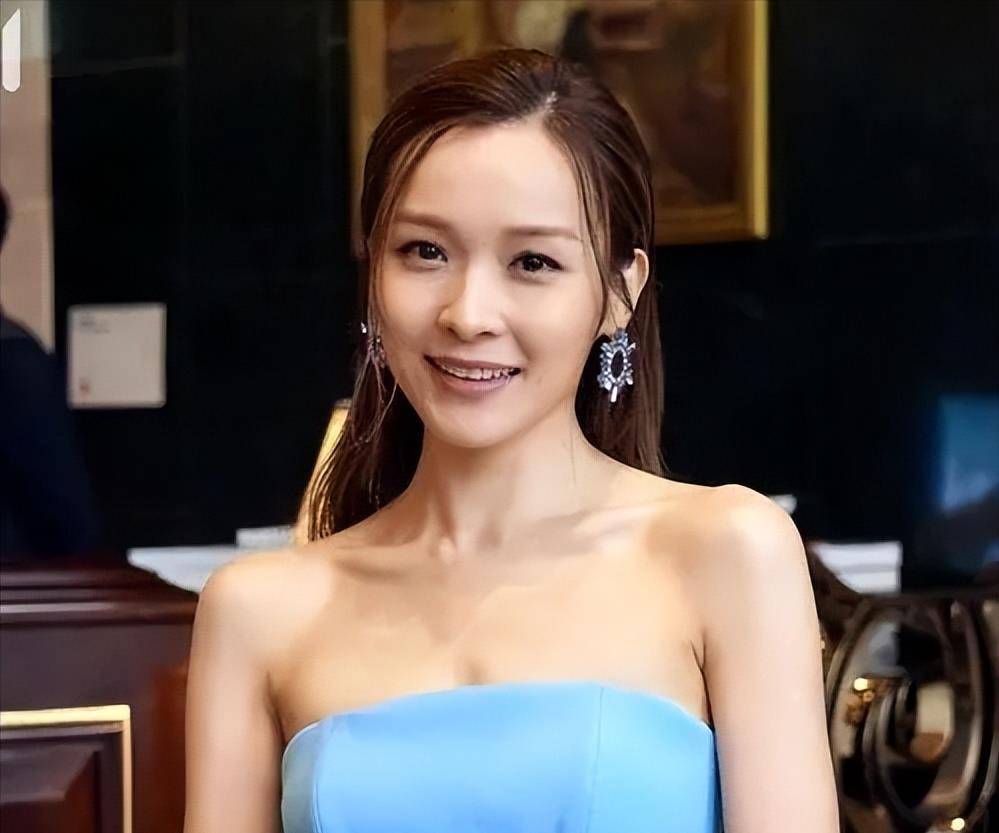 李佳芯40岁遭冷落,tvb视后变成无人问津,她的故事告诉你