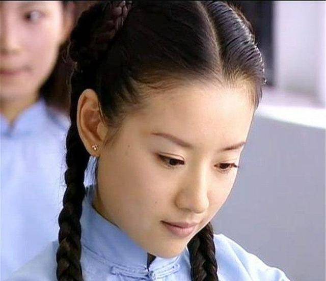 百合花般的冷清秋和母仪天下的富察氏,哪个才是董洁的巅峰期?