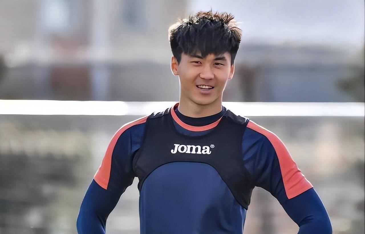 中卫吴少聪成为国足留洋独苗 00后能否代替归化球员蒋光太吗_时间