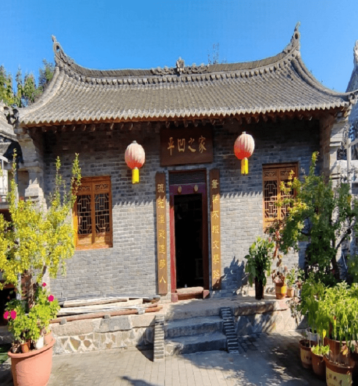 棣花古镇不仅有美丽的自然风光,还有丰富的历史遗迹和文化景观.