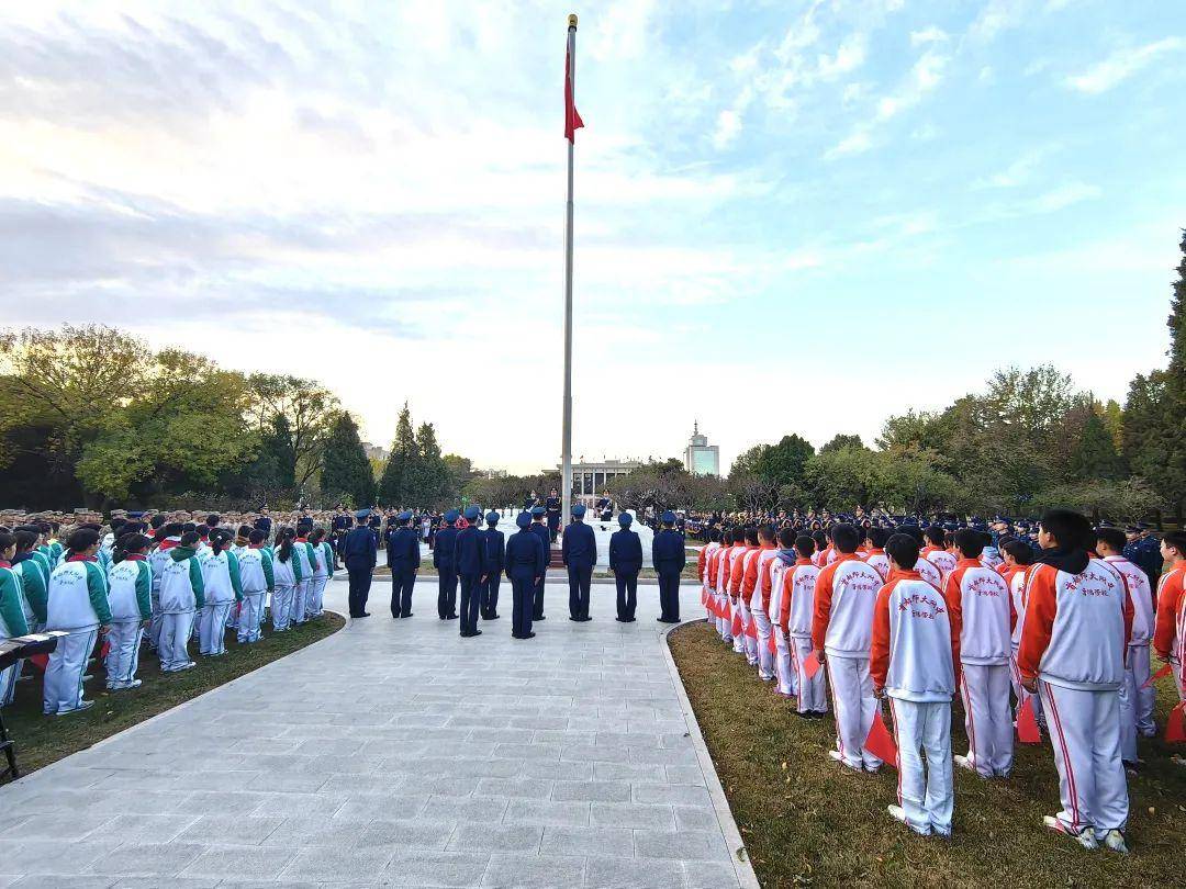 首师大学附中育鸿学校——小小少年,点燃了心中的爱国梦_空军_人民