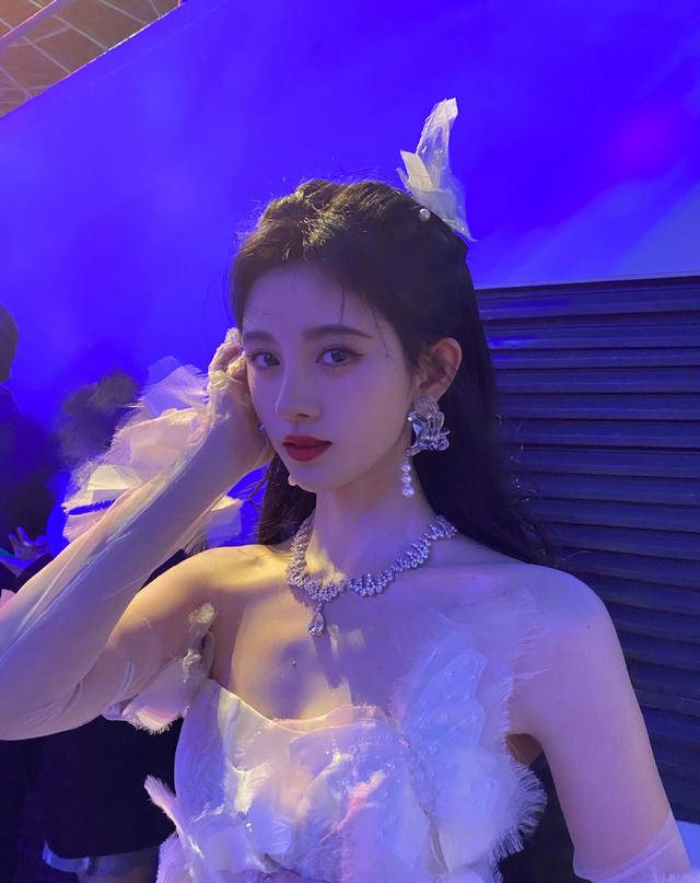 被鞠婧祎的"紫霞仙子"惊艳到!
