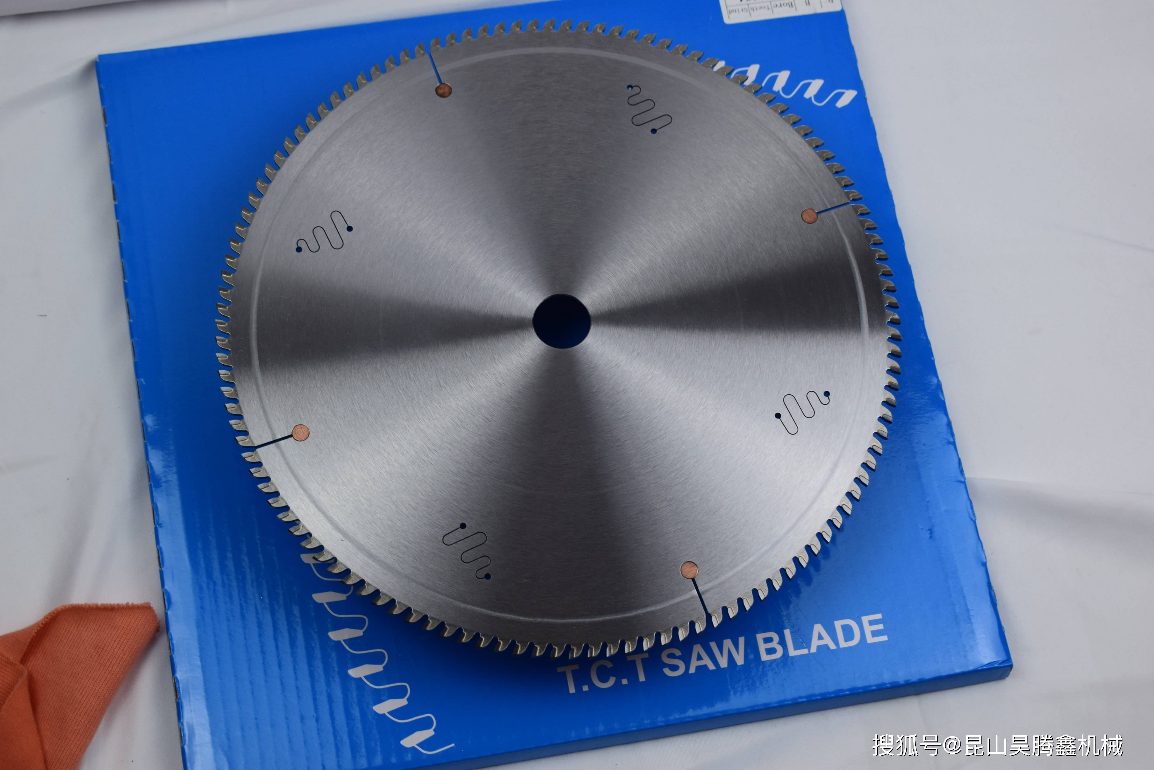 切割亚克力板用什么锯片?看江苏王总怎么选择_生产_曹经理_专业
