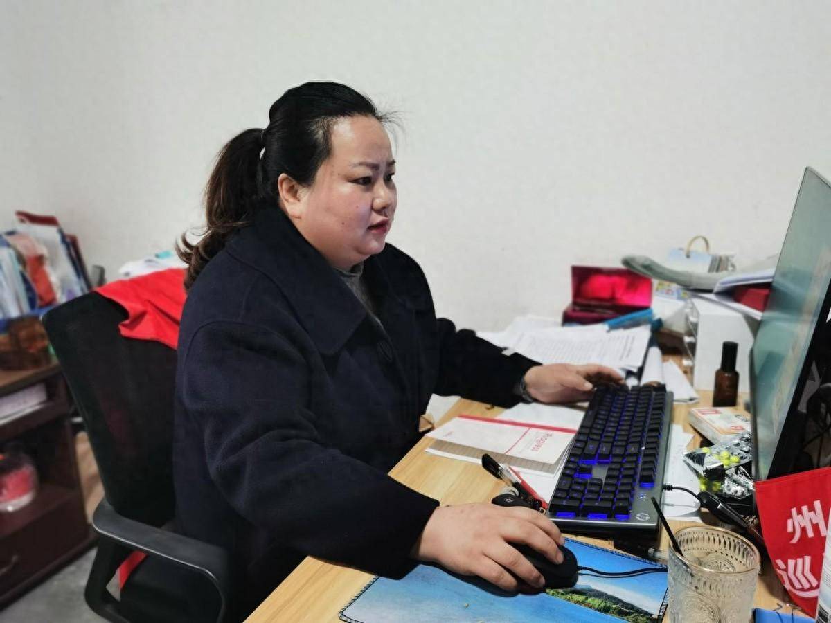 图 利济村党委书记 周晓霞利济村地处北纬31°2077〞,东经103°47