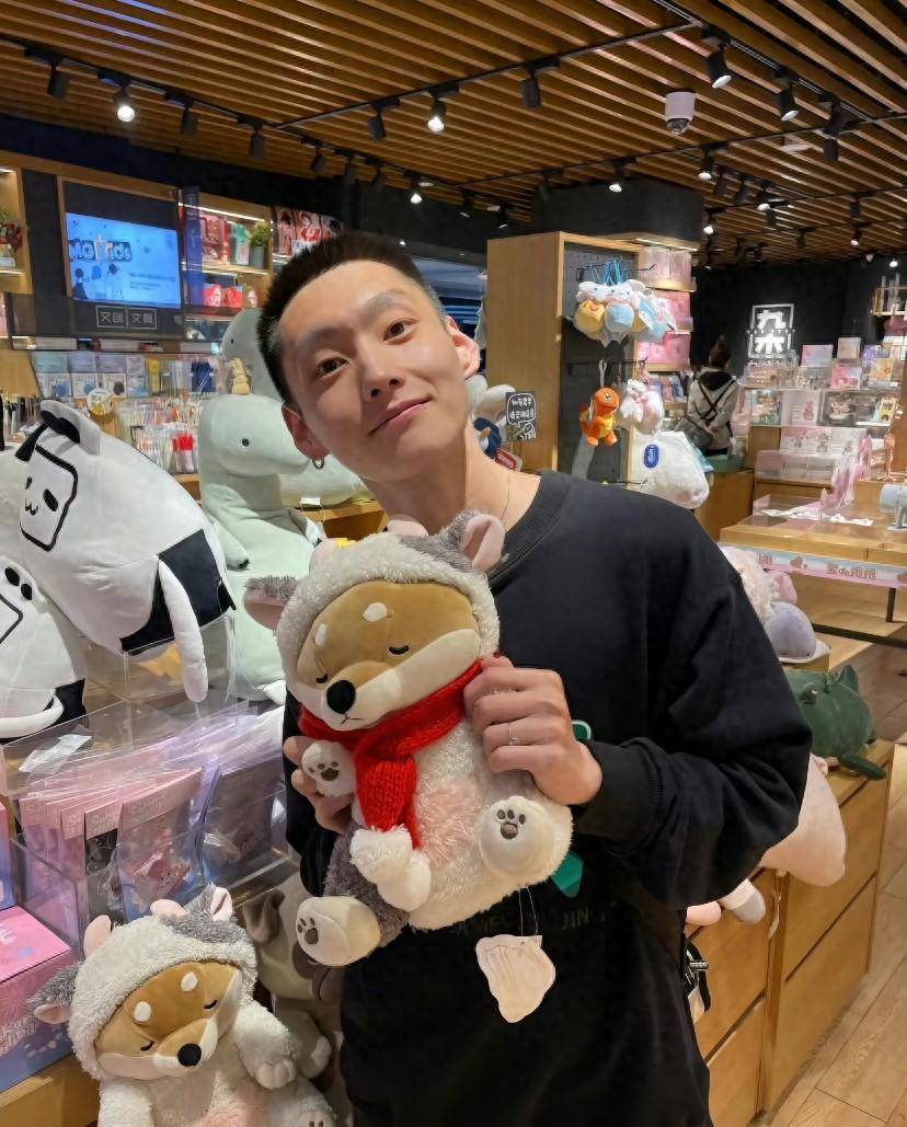 网红快乐小赵离世年仅26岁,好友伤心曝光细节,曾被老板拖欠工资_网友