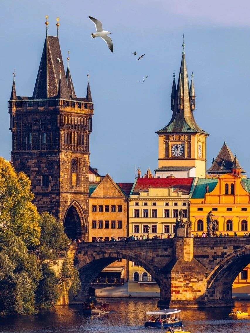 该怎么去形容千塔之城布拉格的美丽_建筑_城堡_广场