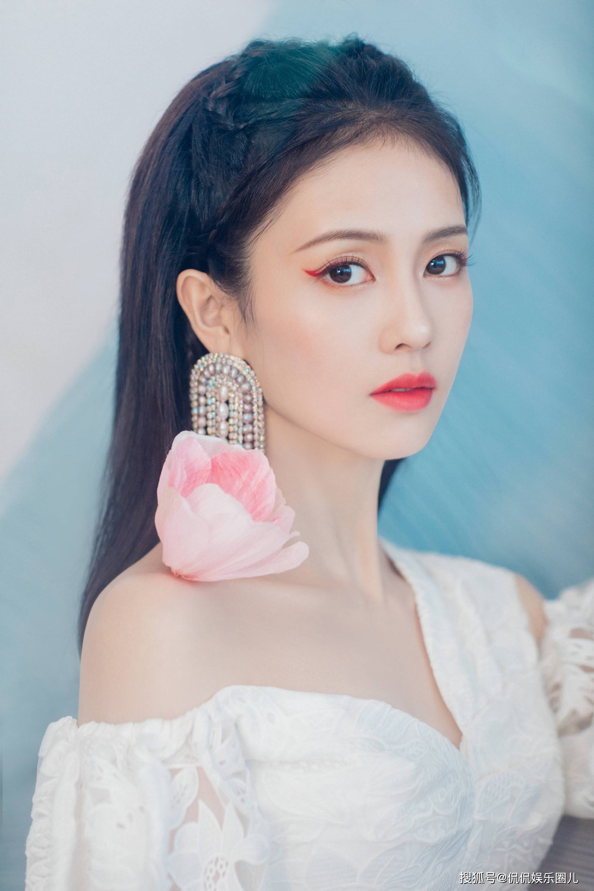 29岁白鹿,清纯中透着性感!_才华_作品_电影界