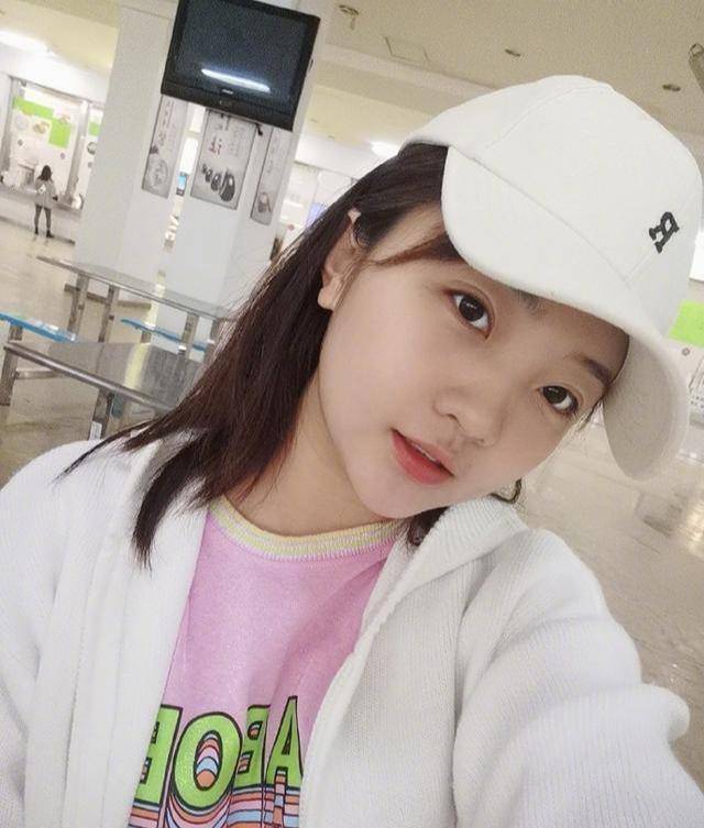 林妙可瘦了颜值就大飙升!穿羽绒服小巧可爱,越来越有女明星范_造型_时