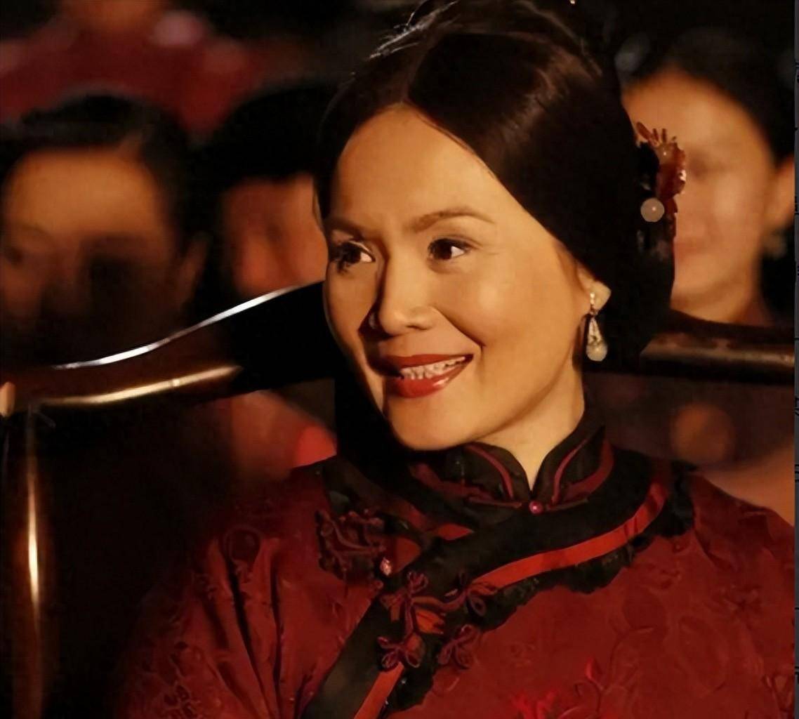 上海演员吴冕:与丈夫双向奔赴恩爱42年,63岁再翻红,今幸福美满_婆婆