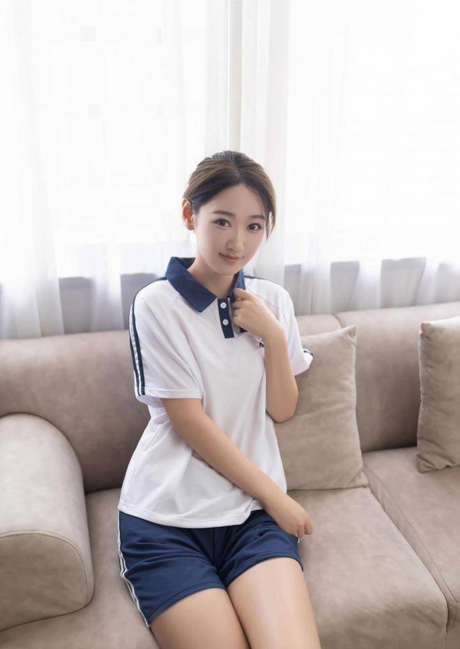 唐安琪的校服照片,清新性感的白袜让你陶醉_女性_组合_黑色