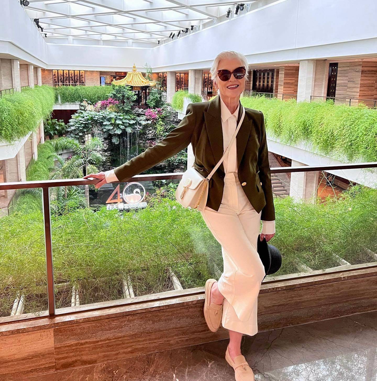马斯克妈妈去了武汉