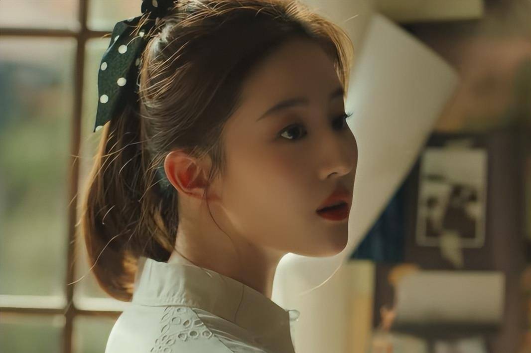 刘亦菲与彭冠英吻戏,男方太投入亲出声音引热议,观众:好变态啊_黄亦玫