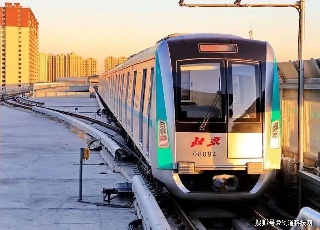 型列车8号线bdk04型列车共33组264辆,编号为07036-07068,由北京地铁