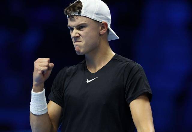 丹麦小将赢麻了,西西帕斯道歉:很羞愧!_鲁内_胡尔卡奇_辛纳