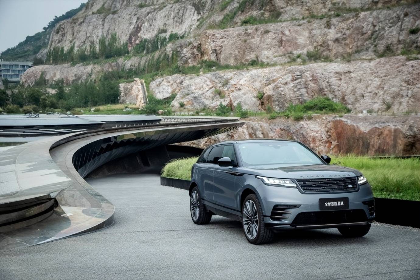 英伦魅力席卷全球,全新揽胜星脉"胜入艺境"闪耀巴黎_搜狐汽车_搜狐网