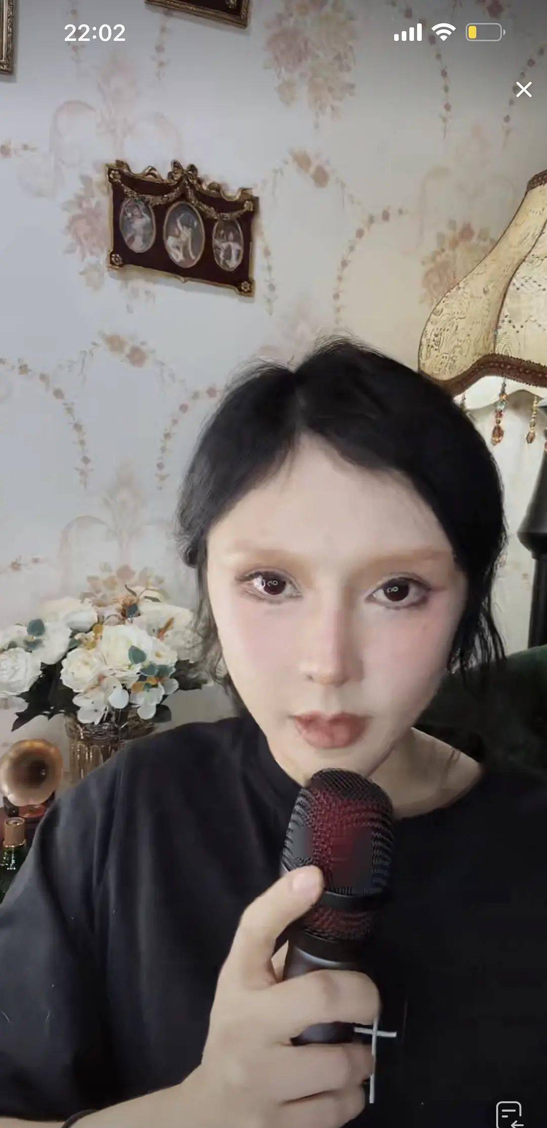 古早网红沉珂直播暴露真实长相,脸假像雕塑,被质疑是整容后遗症_网友