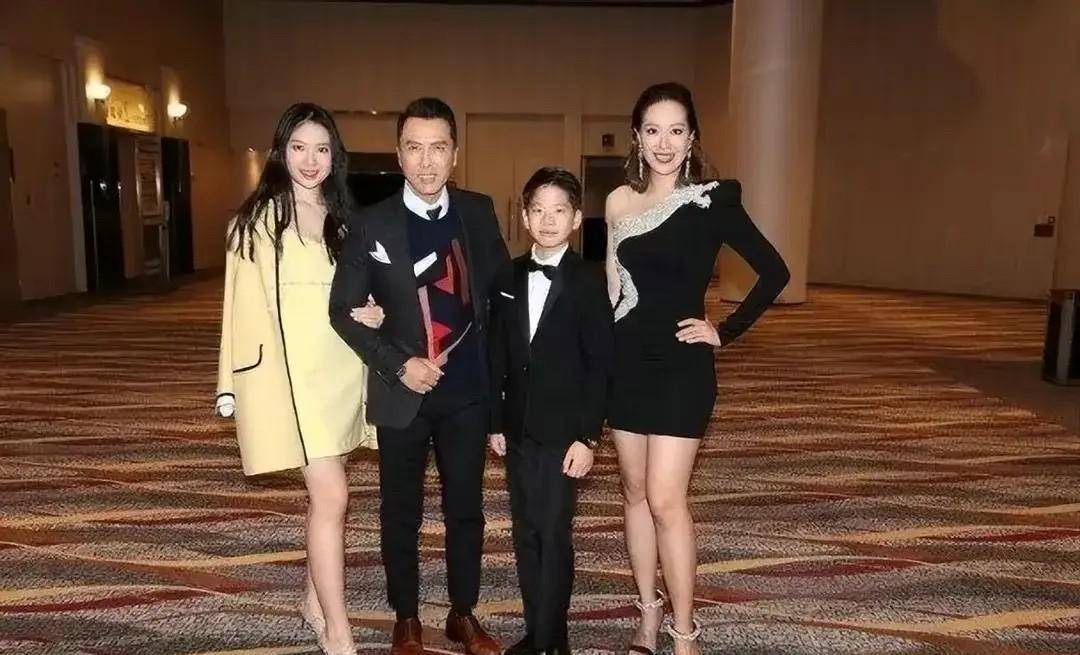 甄子丹老婆原来很眼熟!