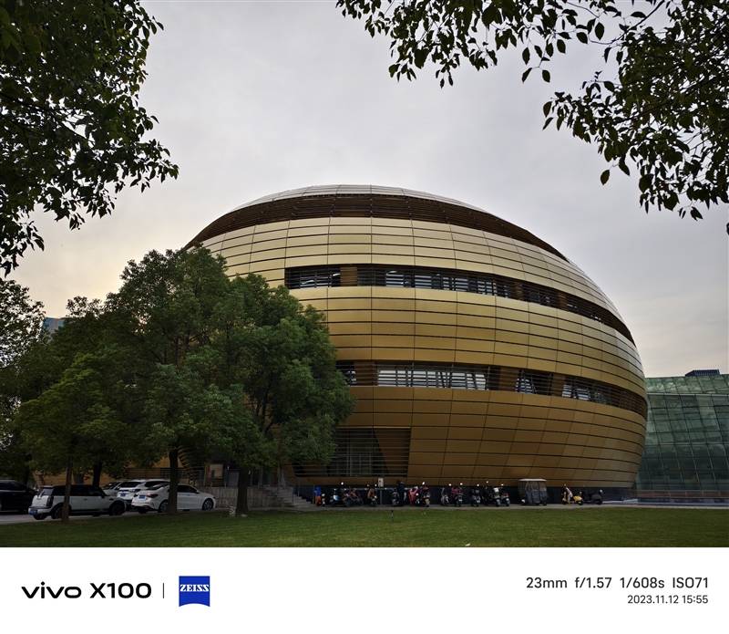 潜望长焦不再是超大杯的特权！vivo X100评测：最具性价比的标准版影像旗舰(图15)