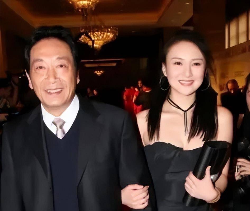 女演员饶芯语:31岁嫁68岁王奎荣,发誓要和老公白头偕老_工作_父母