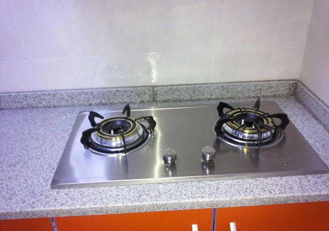 厨房炉灶要靠东墙还是靠西墙?听听专业师傅的分析,不再迷茫了!