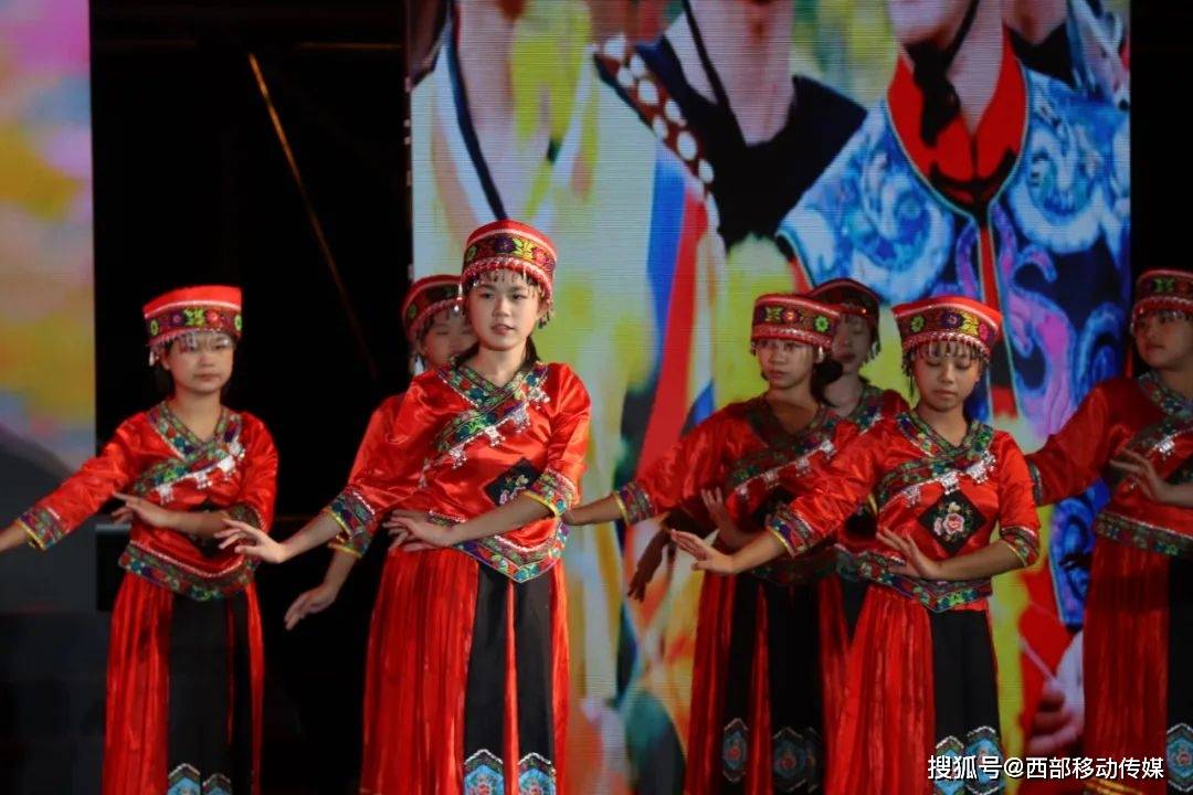 水富一中:2023年"铸牢中华民族共同体意识"暨校园艺体节风采录_冬风