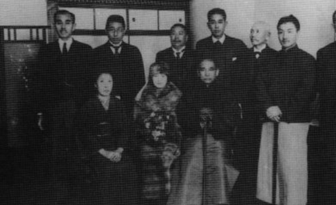 要说赵文淑对戴季陶才是真的喜欢,二人孕有一女,不仅为了心爱的男人