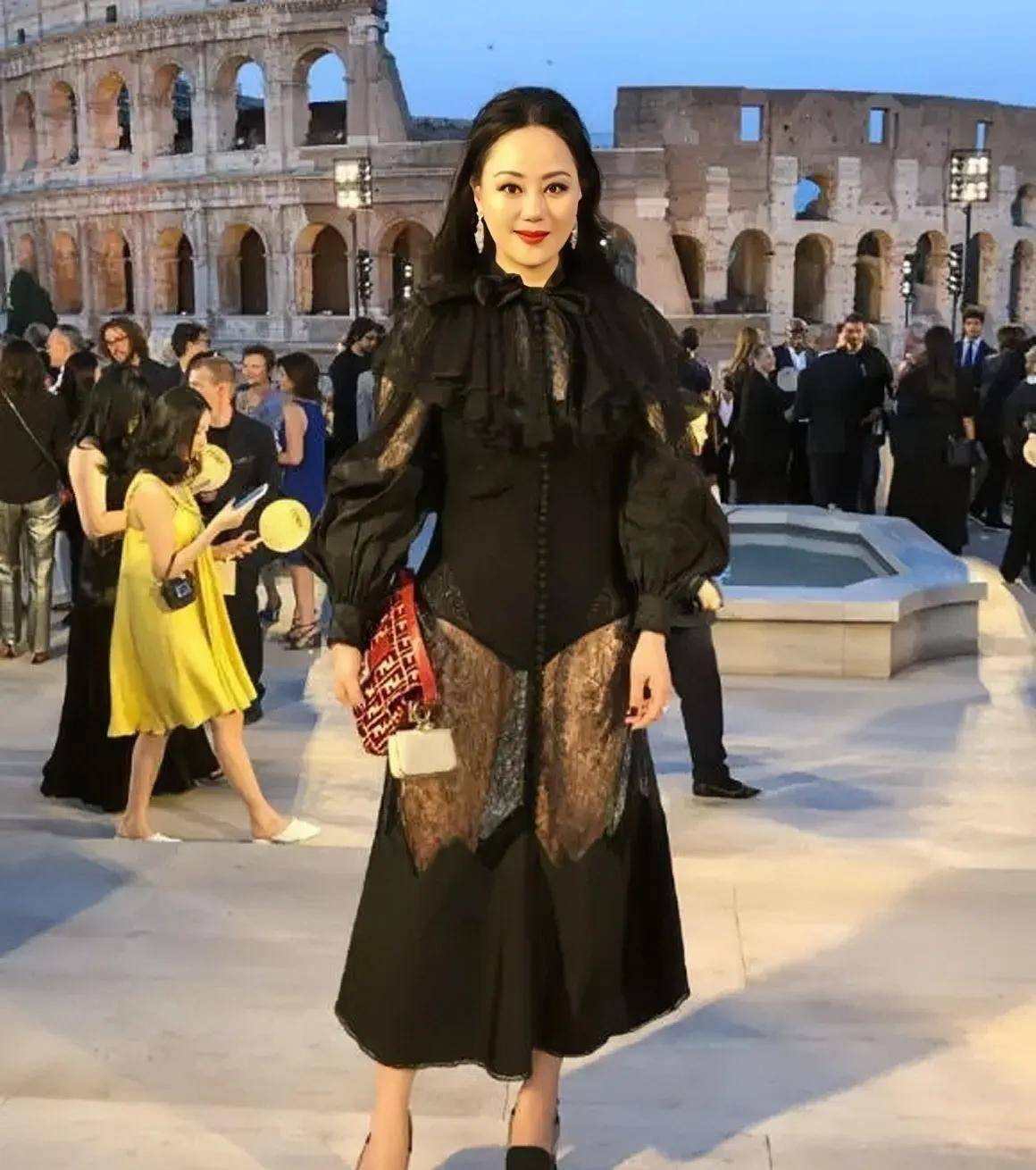 章小蕙卸浓妆,不漂亮,我悟了:女人微胖比白幼瘦更贵气_女性_衣服_气质