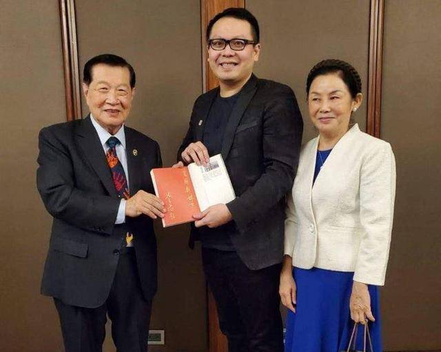 华人神探李昌钰称妻子是最重要的人,前妻去世一年半后80高龄再娶_美国