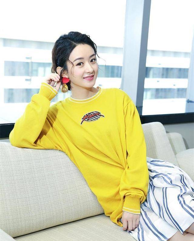 31岁的赵丽颖只是换了款发型,小圆脸也能变成高级脸,气质十足_造型